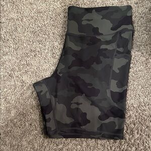 Old Navy high rise camo print biker shorts